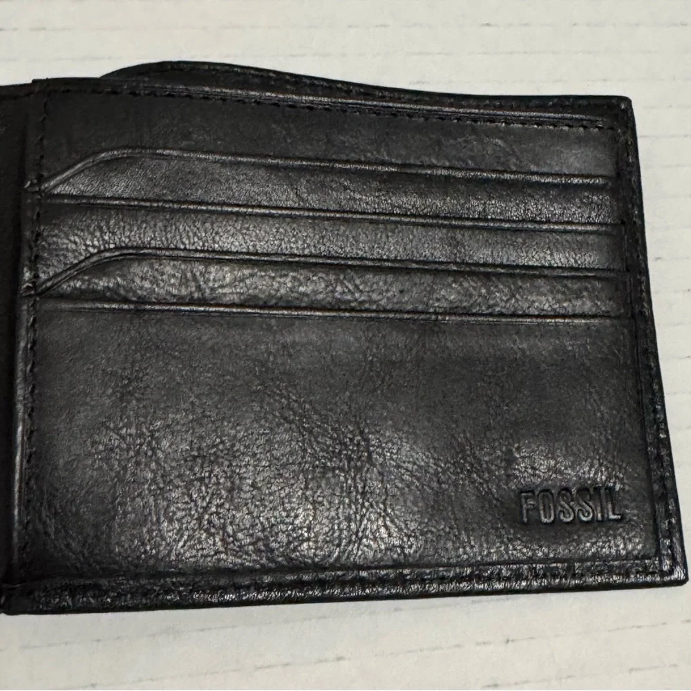 FOSSIL men’s black leather wallet nwt